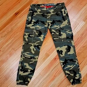 Camouflage cargo joggers pants
